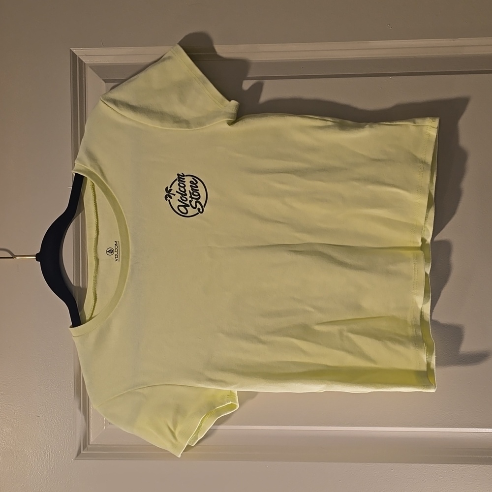 Volcom Tee NWOT